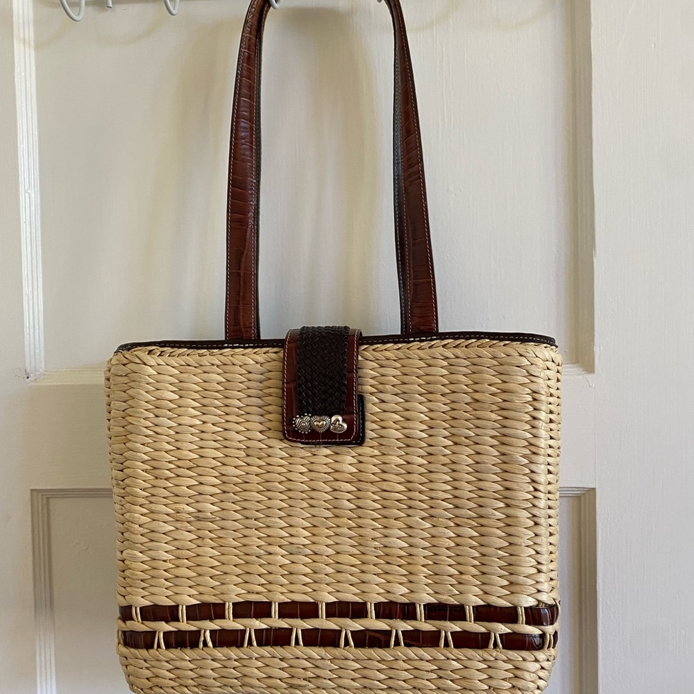 Brighton handbag! Gorgeous Wicker with paisley and leather accents ✨✨✨✨